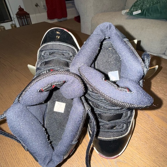 Kids Black and Red Jordan Retro Sneakers - Picture 6 of 8